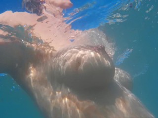 The guy picked up a naked girl on the beach, natural big tits, relax music